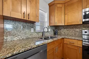 7625 Sun Island Dr S, South Pasadena, FL 33707 - Photo 8