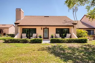 1307 Pelican Creek Crossing, Saint Petersburg, FL 33707 - Photo 30