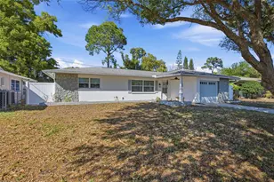 2190 Scotland Dr, Clearwater, FL 33763 - Photo 2