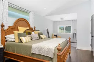 750 White Sand Dr NE, Saint Petersburg, FL 33703 - Photo 18