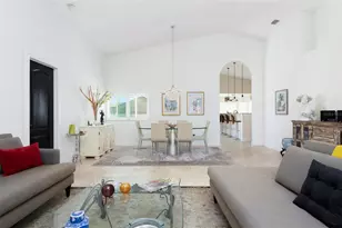 750 White Sand Dr NE, Saint Petersburg, FL 33703 - Photo 6