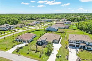 17904 Linden Common Ct, Lutz, FL 33559 - Photo 6