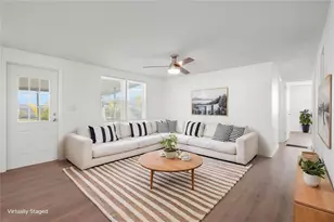 7271 Mt Arlington Dr NE, Saint Petersburg, FL 33702 - Photo 8