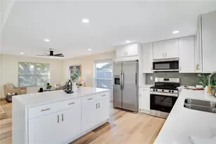 13469 Sol Vista Dr, Largo, FL 33774 - Photo 14