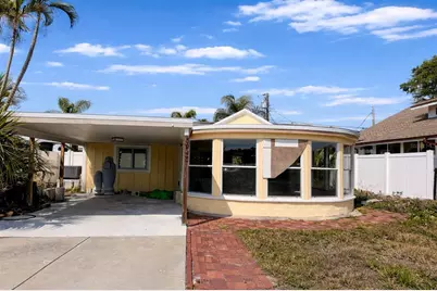 3945 Sunrise Drive S, Saint Petersburg, FL 33705 - Photo 2