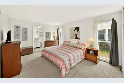 14901 Sovereign Drive, Largo, FL 33774 - Photo 24