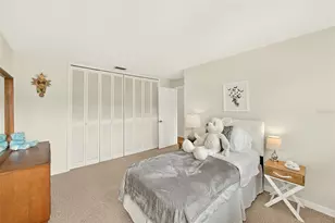 14901 Sovereign Dr, Largo, FL 33774 - Photo 32