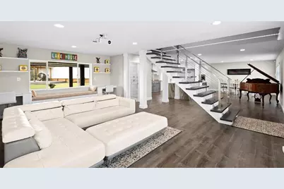 10525 Homestead Drive, Tampa, FL 33618 - Photo 4