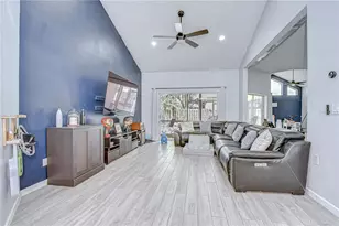 2020 Elk Spring Dr, Brandon, FL 33511 - Photo 6