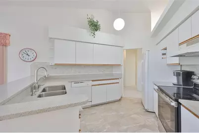 2023 New Bedford Drive, Sun City Center, FL 33573 - Photo 18