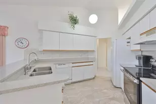 2023 New Bedford Dr, Sun City Center, FL 33573 - Photo 18