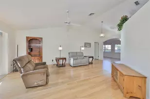 2023 New Bedford Dr, Sun City Center, FL 33573 - Photo 10