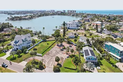 15825 Redington Drive, Redington Beach, FL 33708 - Photo 2