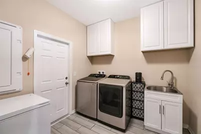 30068 Skylark Drive, Wesley Chapel, FL 33545 - Photo 6