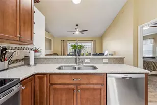 11029 Streamside Dr, Tampa, FL 33624 - Photo 16