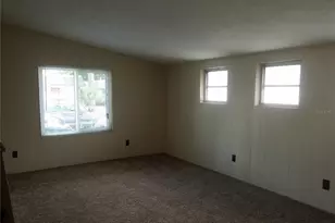 5853 Pine St, New Port Richey, FL 34652 - Photo 12