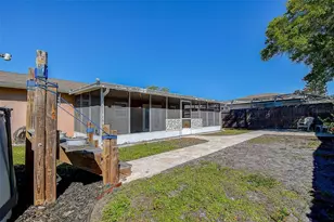 10849 92nd St, Seminole, FL 33777 - Photo 28