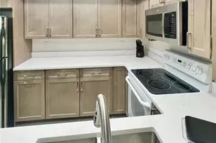 700 Starkey Rd, Largo, FL 33771 - Photo 20