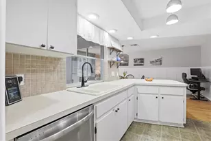 1143 Lancer Ln, Tarpon Springs, FL 34689 - Photo 10