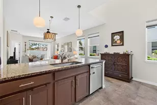 594 52nd Terrace N, Saint Petersburg, FL 33703 - Photo 4