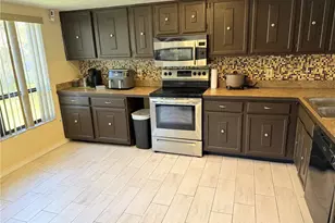 4747 Puritan Cir, Tampa, FL 33617 - Photo 4