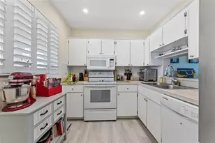 10215 Regal Dr, Largo, FL 33774 - Photo 6
