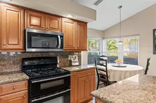 4731 Coconut Palm Cir NE, Saint Petersburg, FL 33703 - Photo 14