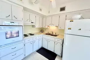 2447 Ecuadorian Way, Clearwater, FL 33763 - Photo 8