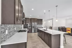 14615 Red Castle Ave, Lithia, FL 33547 - Photo 16