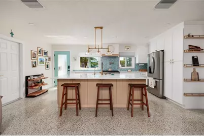 9298 Sun Isle Drive NE, Saint Petersburg, FL 33702 - Photo 6