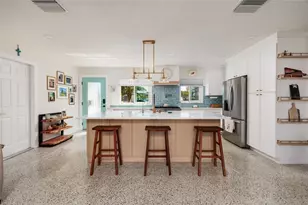 9298 Sun Isle Dr NE, Saint Petersburg, FL 33702 - Photo 6