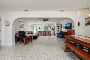 9298 Sun Isle Dr NE, Saint Petersburg, FL 33702 - Photo 6