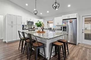 12202 Meadow Ln, San Antonio, FL 33576 - Photo 2