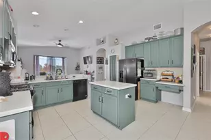 5223 Clover Mist Dr, Apollo Beach, FL 33572 - Photo 10