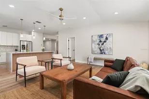 10221 N Woodmere Rd, Tampa, FL 33617 - Photo 18