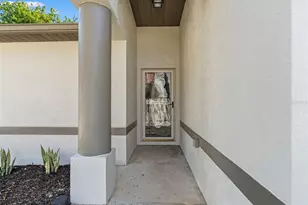 10221 N Woodmere Rd, Tampa, FL 33617 - Photo 6