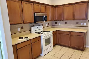 31354 Kirkshire Ct, Wesley Chapel, FL 33543 - Photo 2