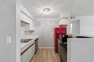 4335 Aegean Dr, Tampa, FL 33611 - Photo 10