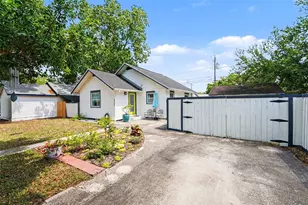 6385 31st St N, Saint Petersburg, FL 33702 - Photo 2