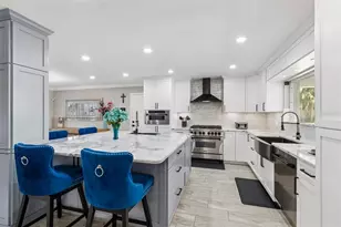 10127 Paradise Blvd, Treasure Island, FL 33706 - Photo 20