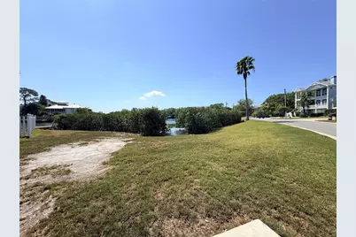 231 Lagoon Drive, Palm Harbor, FL 34683 - Photo 12