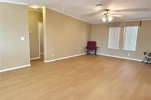 6817 Mt Pleasant Rd NE, Saint Petersburg, FL 33702 - Photo 4