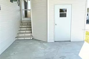 6817 Mt Pleasant Rd NE, Saint Petersburg, FL 33702 - Photo 2