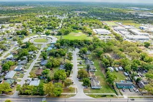 904 33rd Ave E, Bradenton, FL 34208 - Photo 4