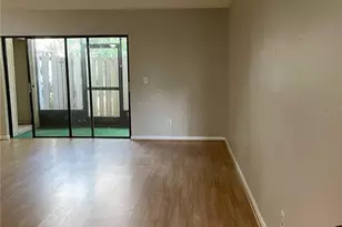 4873 Puritan Cir, Tampa, FL 33617 - Photo 4