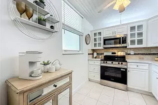 7425 Bay Island Dr S, South Pasadena, FL 33707 - Photo 6