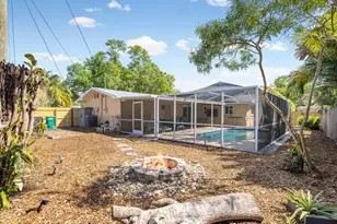 2086 Lakewood Dr, Clearwater, FL 33763 - Photo 4