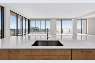 275 1st Avenue S #4202, Saint Petersburg, FL 33701 - Photo 4