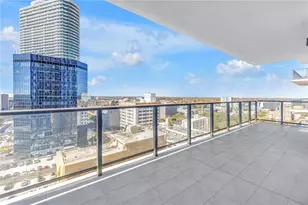 275 1st Ave S, Saint Petersburg, FL 33701 - Photo 2