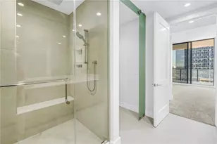 275 1st Ave S, Saint Petersburg, FL 33701 - Photo 16